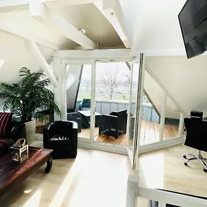 Luxury Rooftop Loft With River View 10min To City Düsseldorf