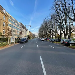 Exclusive Wohunung Direkt Am Rhein 1.5 Km Von Der Messe Düsseldorf